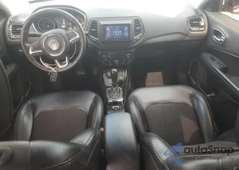 2018 Jeep Compass Latitude из США, поврежденный, VIN 3C4NJDBB6JT432587